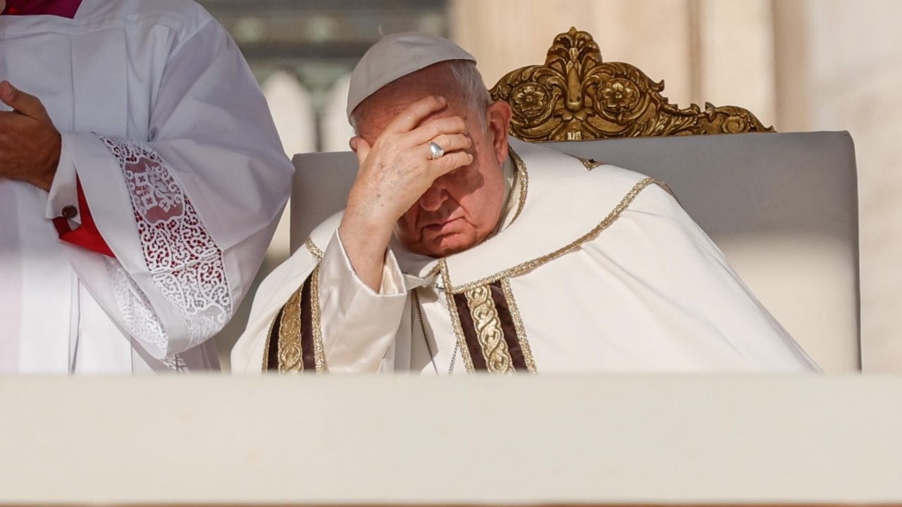 Papa Francesco non sta bene